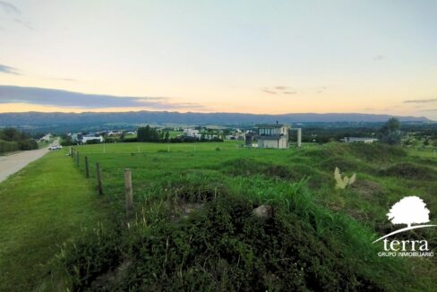 Lote en venta en Altos del Corral con vistas a las sierras