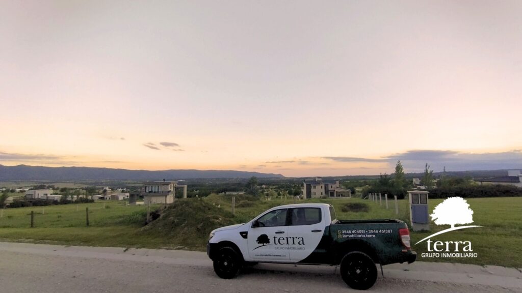 Lote en venta en Altos del Corral con vistas a las sierras