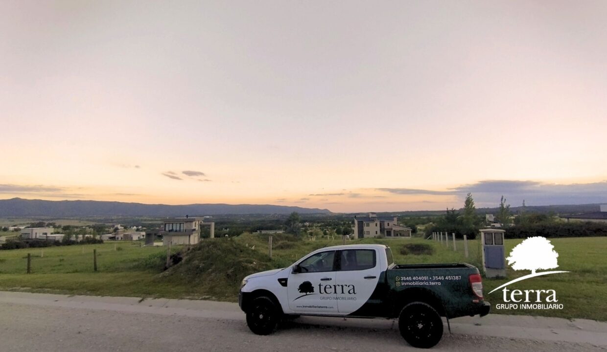 Lote en venta en Altos del Corral con vistas a las sierras
