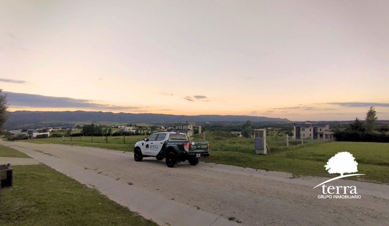 Lote en venta en Altos del Corral con vistas a las sierras