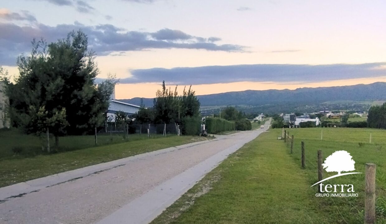Lote en venta en Altos del Corral con vistas a las sierras
