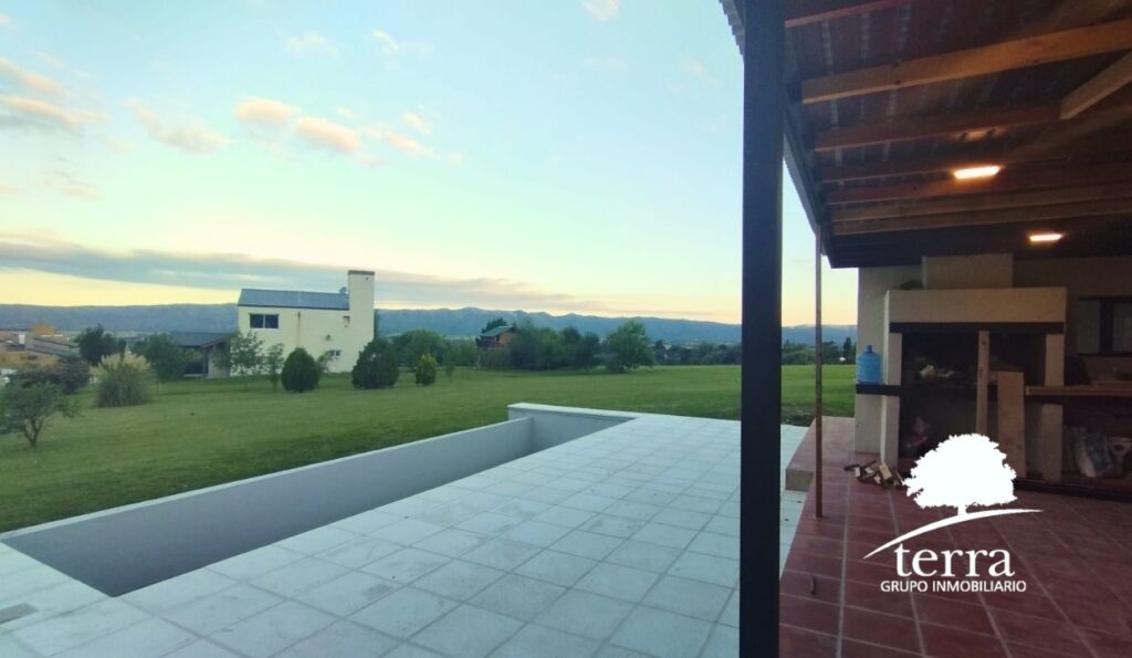 Casa en venta en Altos Del Corral - Vista  a la piscina