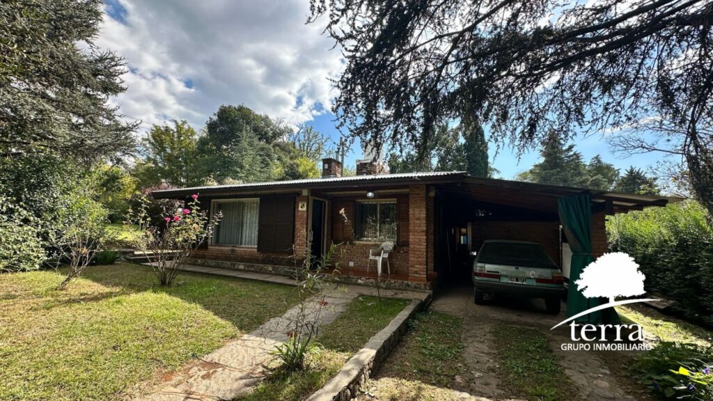 Techo renovado con chapa en casa en venta en Villa General Belgrano