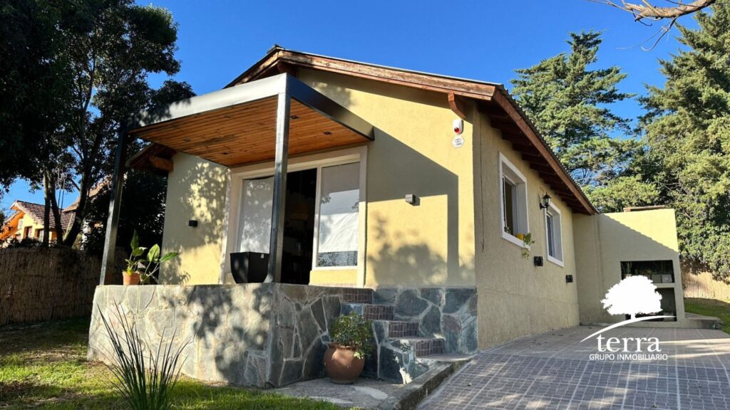 frente de casa en venta en Villa General Belgrano